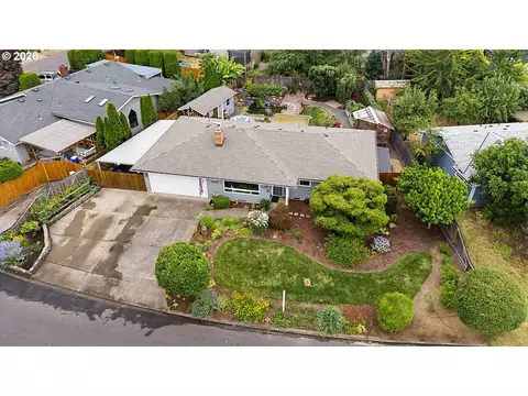 View/Area - 2460 Debra Dr, Springfield, OR 97477 photo 1 of 6