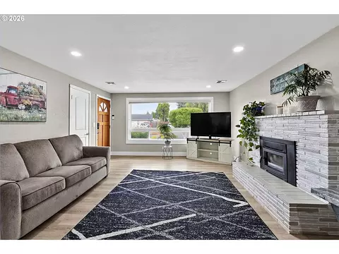 Living - 2460 Debra Dr, Springfield, OR 97477 photo 1 of 1