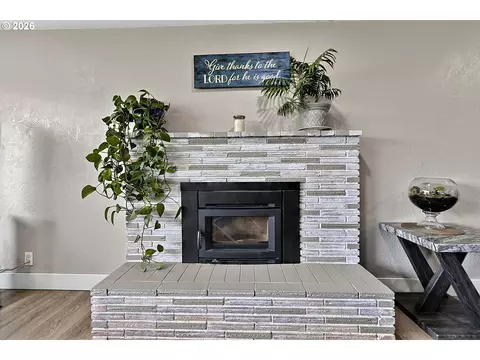 Other - 2460 Debra Dr, Springfield, OR 97477 photo 2 of 10