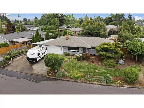 View/Area - 2460 Debra Dr, Springfield, OR 97477 photo 3 of 6