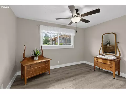 Bedroom - 2460 Debra Dr, Springfield, OR 97477 photo 1 of 5