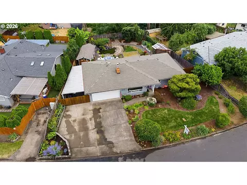 View/Area - 2460 Debra Dr, Springfield, OR 97477 photo 2 of 6