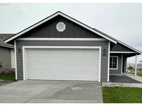 395 Costanza Ave, Umatilla, OR 97882