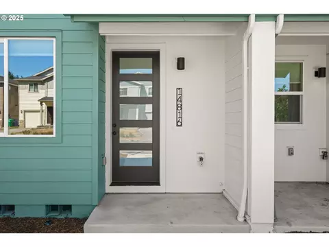 14816 NE Couch St #3, Portland, OR 97230