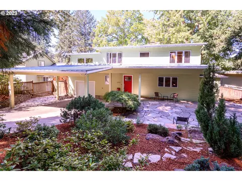 2015 Elk Ave, Eugene, OR 97403