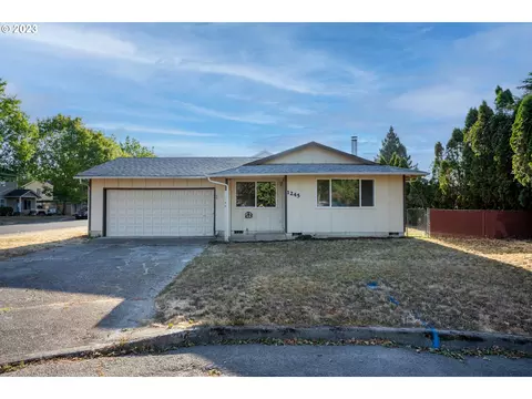 1245 N Adams St, Lafayette, OR 97127