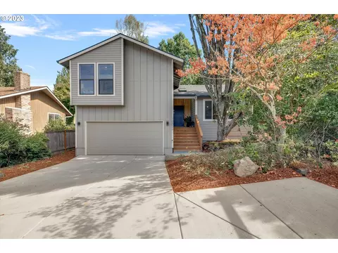 10032 SW 36th Ct, Portland, OR 97219