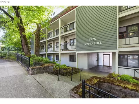 4926 S Corbett Ave #305, Portland, OR 97239