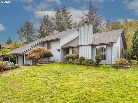 1360 SW Dorothy St, Mcminnville, OR 97128