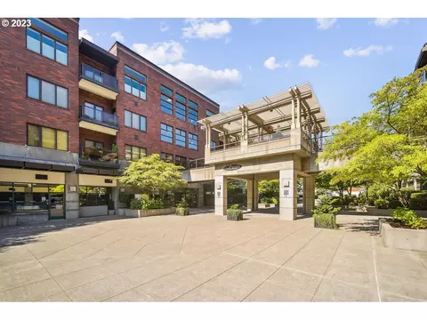 400 W 8th St #205, Vancouver, WA 98660