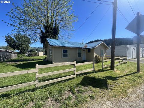 141 Poplar St, Powers, OR 97466