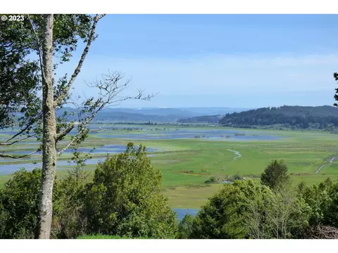 01600 N Bank Ln #1600, Coquille, OR 97423