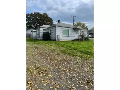 595 S 47th St, Springfield, OR 97478