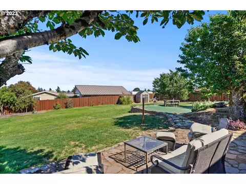 2262 37th Pl, Salem, OR 97304