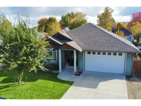 1350 5th St, Baker City, OR 97814
