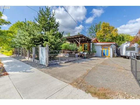 2180 Pierce St, Eugene, OR 97405