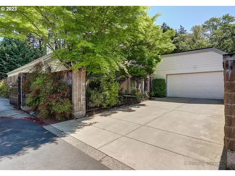 11065 SW Lynnvale Dr, Portland, OR 97225