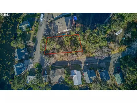 4200 SE 2nd Ct, Lincoln City, OR 97367