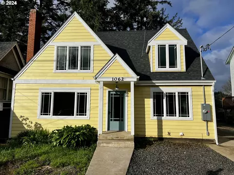 1062 Elrod Ave, Coos Bay, OR 97420