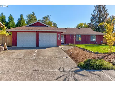 2430 SE Willow Dr, Hillsboro, OR 97123