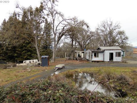 3340 W Military Ave, Roseburg, OR 97471