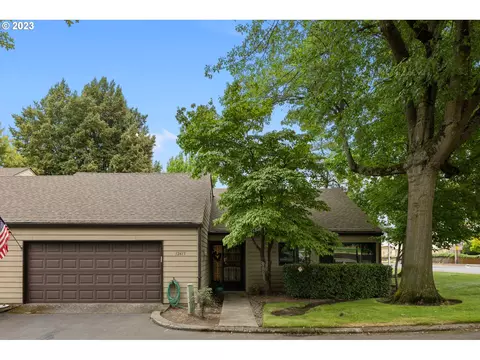 12615 NE Shaver St, Portland, OR 97230