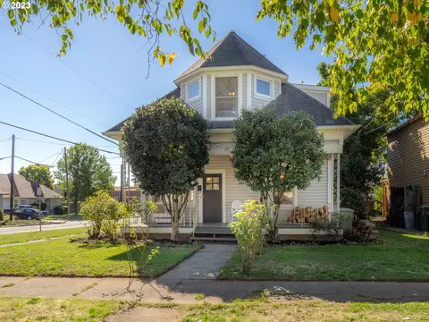 618 E Sheridan St, Newberg, OR 97132