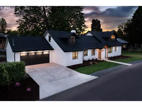 1050 Kintzley Ave, Springfield, OR 97478