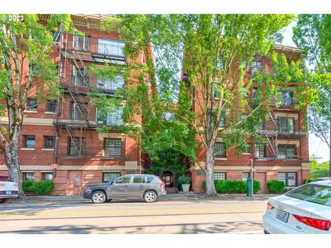 1829 NW Lovejoy St #410, Portland, OR 97209