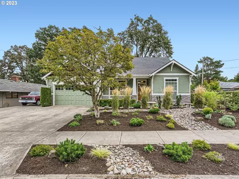 728 N Main St, Newberg, OR 97132
