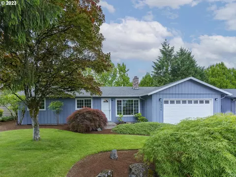 3804 E Aquarius Blvd, Newberg, OR 97132