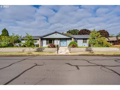 1418 Vera Dr, Springfield, OR 97477