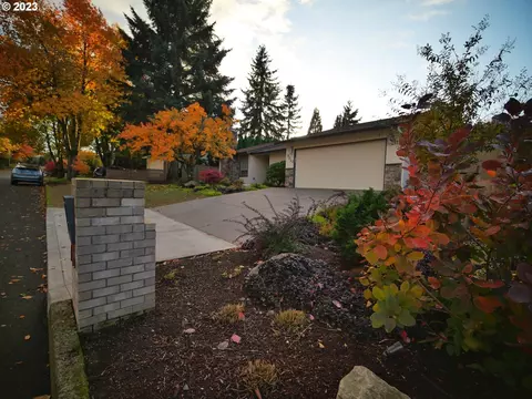 5010 NW Daniels St, Vancouver, WA 98663