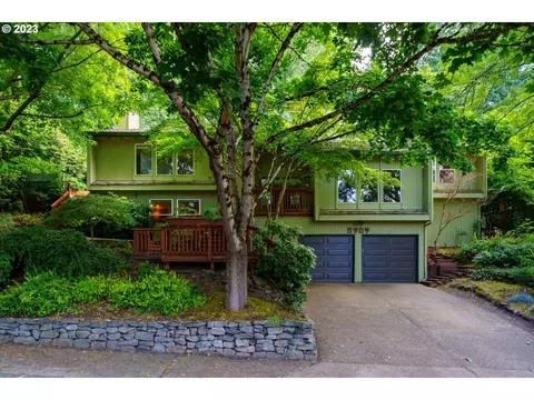 5909 SW Alfred St, Portland, OR 97219