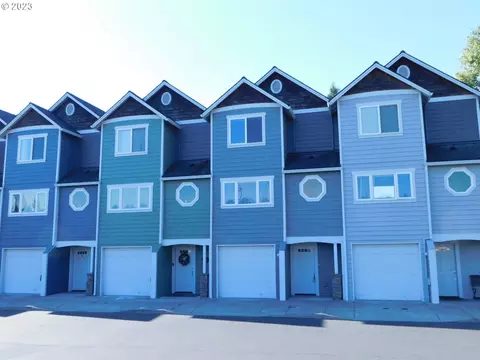 990 W 8th Pl, The Dalles, OR 97058