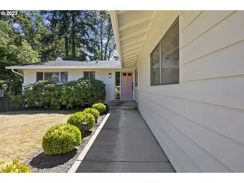 16771 SE Fircrest Ct, Milwaukie, OR 97267