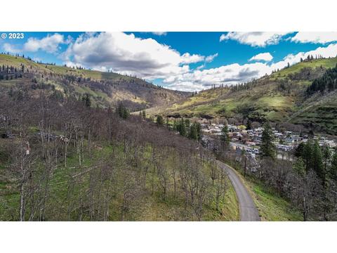 11 J Neils Rd, Klickitat, WA 98628