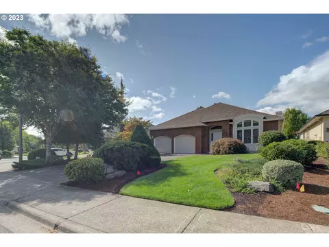 4317 NW Tamoshanter Way, Portland, OR 97229