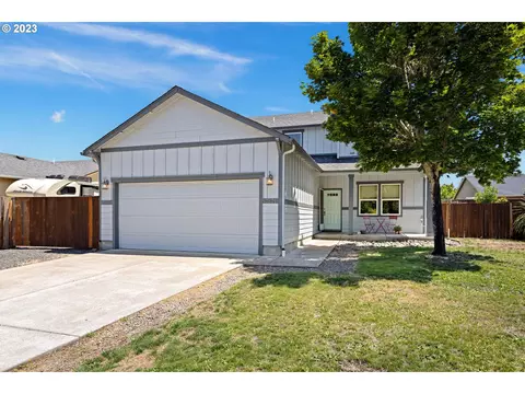 87571 Placid St, Veneta, OR 97487