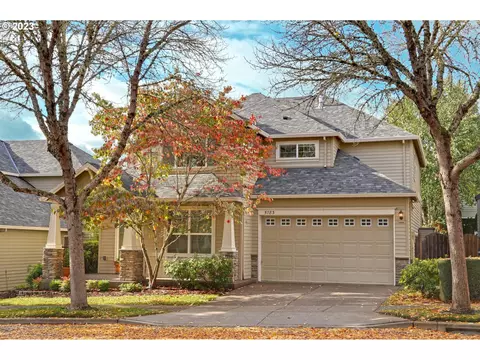 5783 NE Farnham St, Hillsboro, OR 97124