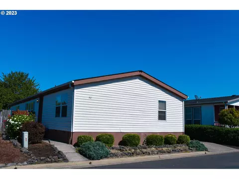 1000 S Mckern Ct #92, Newberg, OR 97132