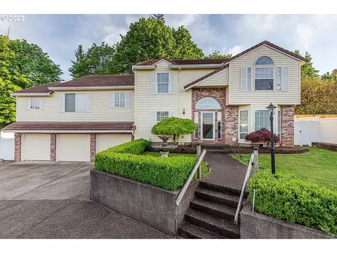 2320 SW Willow Pkwy, Gresham, OR 97080