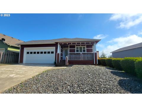 885 Blanco Ave, Coos Bay, OR 97420