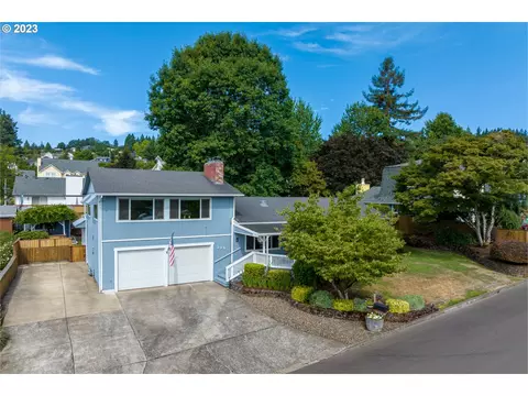 226 SW Hemlock St, Dundee, OR 97115