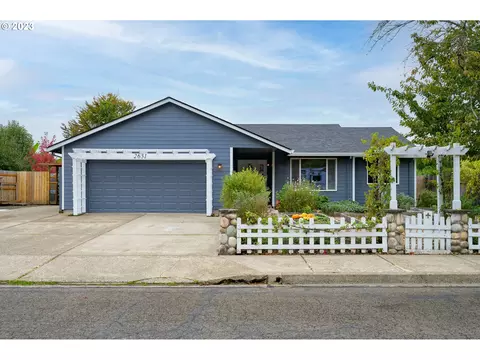 2631 NE Johnson St, Mcminnville, OR 97128
