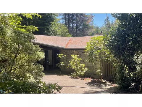 94348 Carlson Heights Ln, North Bend, OR 97459
