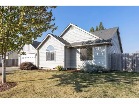 680 Andrian Dr, Molalla, OR 97038