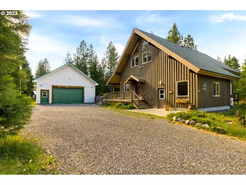 35 Dean Rd, Trout Lake, WA 98650