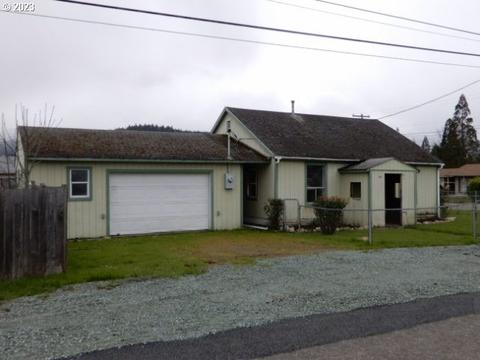 411 E 3rd Ave, Riddle, OR 97469 photo 1