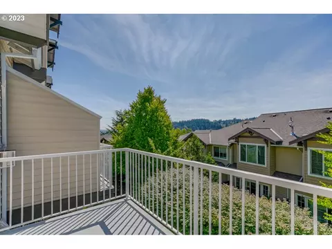 15270 SW Sparrow Loop #104, Beaverton, OR 97007